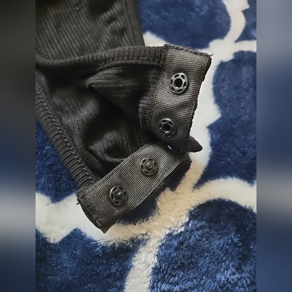 Large Ribbed Cutout Bodysuit - Picture 7 of 10